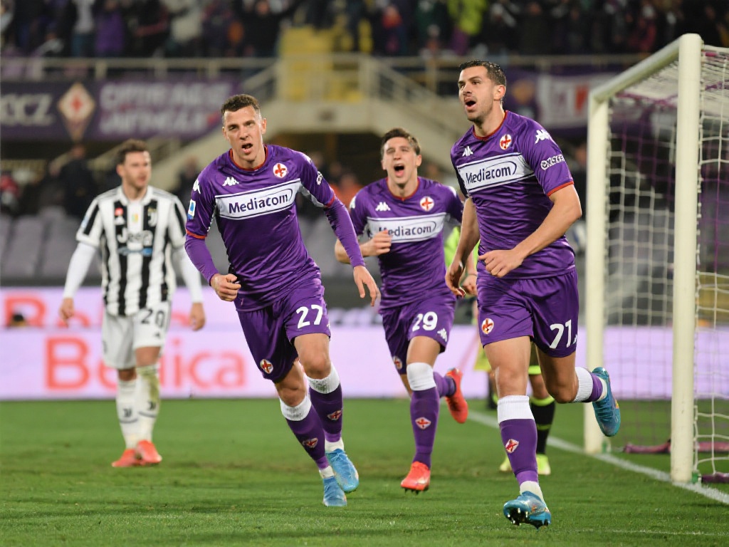 尤文惨遭两连败！0-3佛罗伦萨距榜首9分